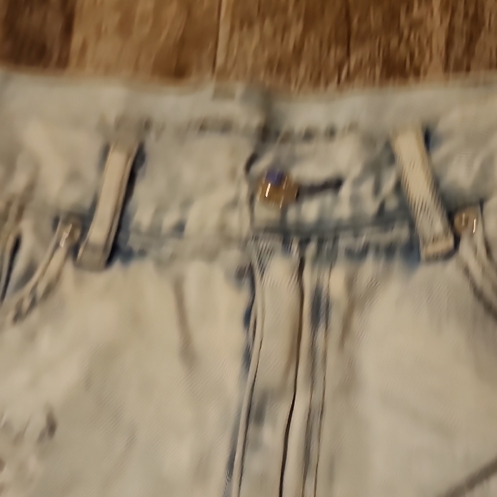 Distressed Denim Shorts - Picture 5 of 10